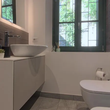 Ca Del Lasco - Modern In Classic Apartment